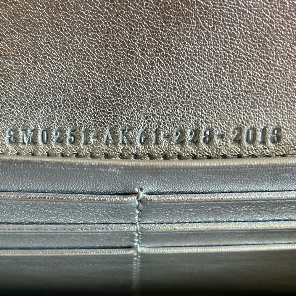 🌺EUC🌺 FENDI Roma Long Wallet Silver - Full Set! - Picture 7 of 12
